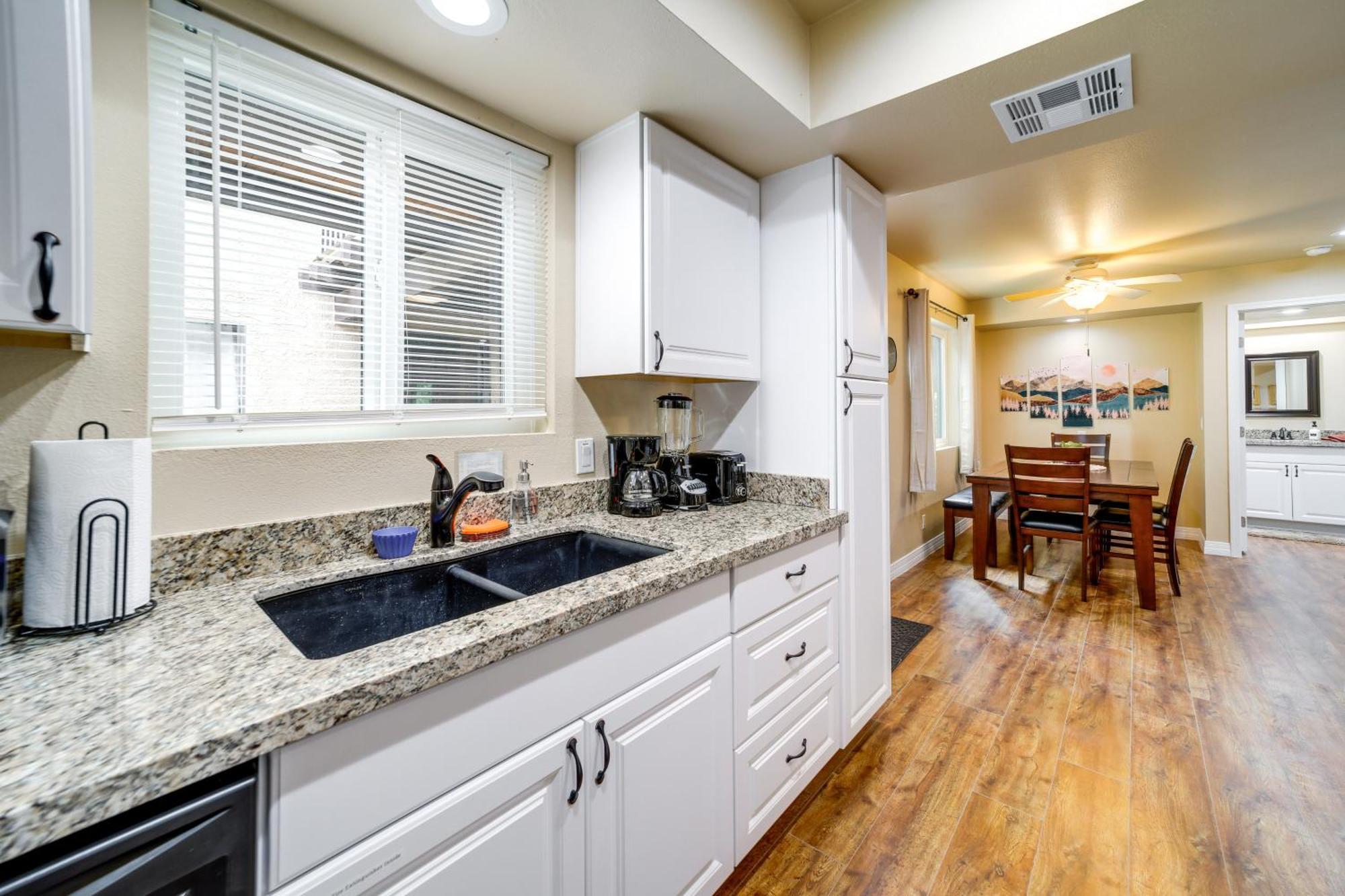 Cozy Oasis With Pool And Hot Tub Access! Apartment