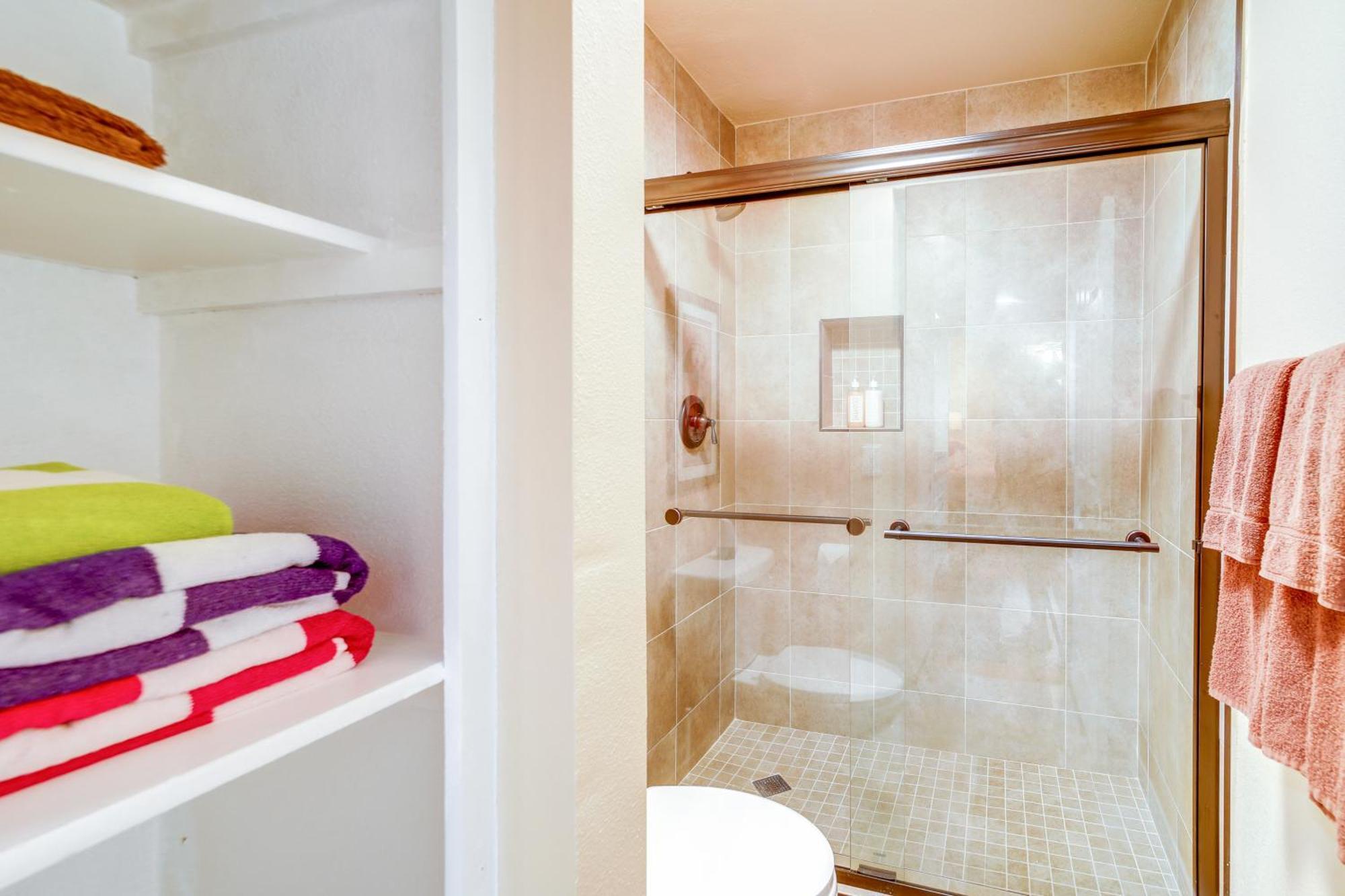 Cozy Oasis With Pool And Hot Tub Access! Appartement