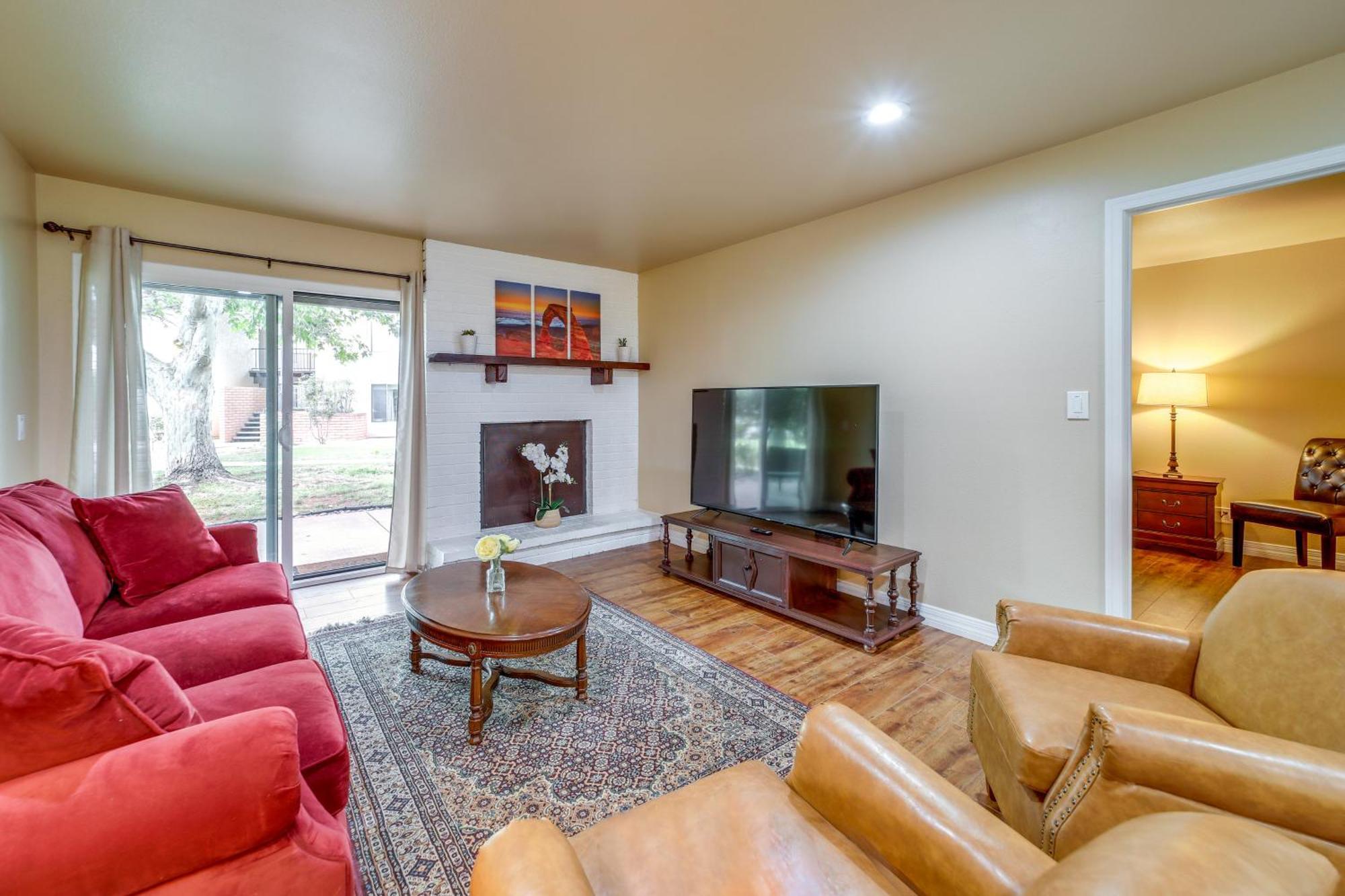 Cozy Oasis With Pool And Hot Tub Access! Apartment *